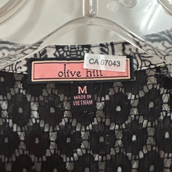 OLIVE HILL PRINTED BLOUSE WITH LACE DETAIL - Picture 4 of 9